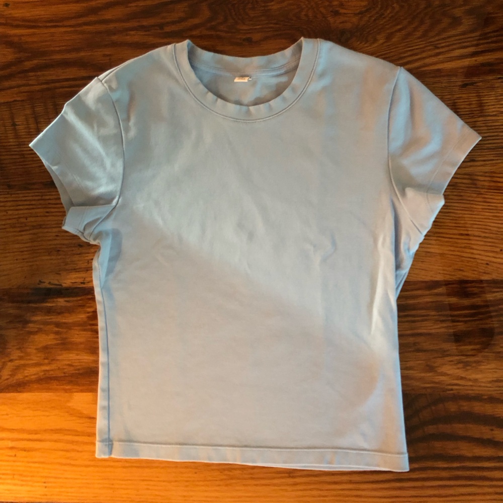 Uniqlo Women's Cropped Light Blue Tee Shirt--Size S